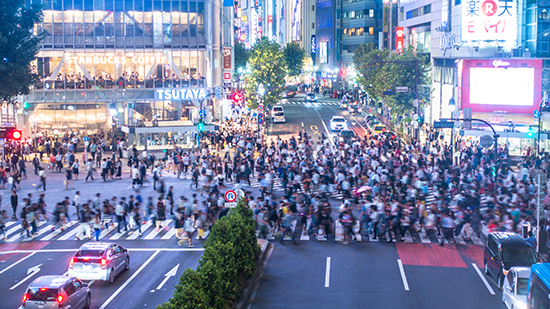 スタートは渋谷のシンボルの交差点から