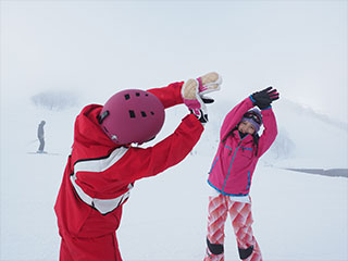 Take the lift and gondola to the course!