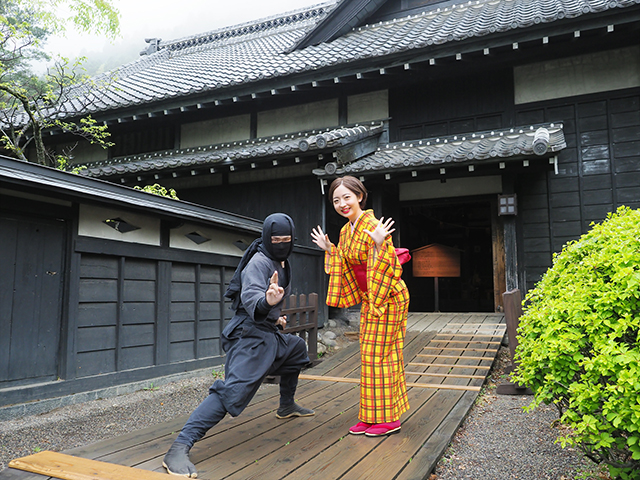 The cast and mechanism are exactly like the Edo period. Visit Nikko Edomura.