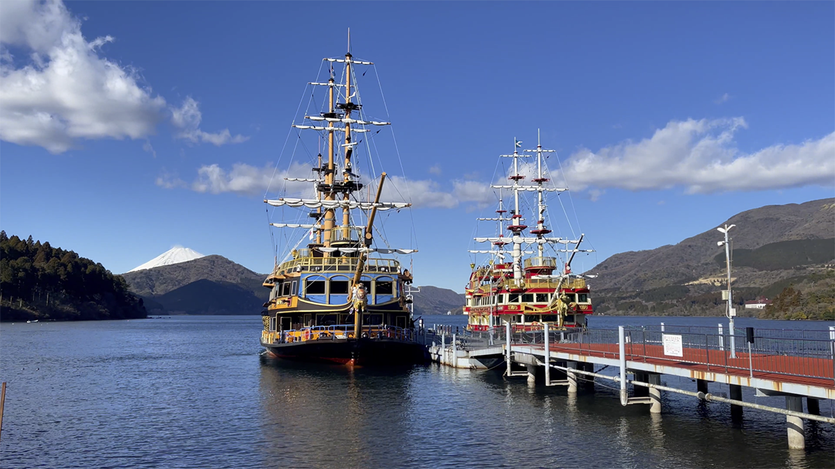 When you think of sightseeing around Lake Ashi, you think of pirate ships.