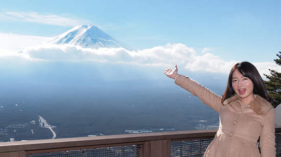 Let's see Mt. Fuji and Lake Kawaguchi all at once!