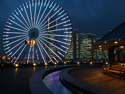 可以一览横滨风景的展望足浴庭园